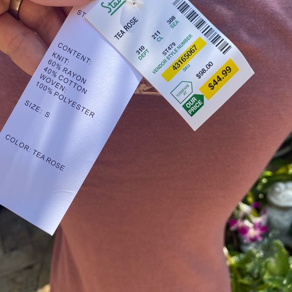 Elegant Small Knit Top Pink - Picture 4 of 4